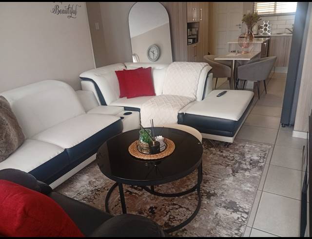 2 BEDROOM TOWNHOUSE FOR SALE IN WATERVAL EAST